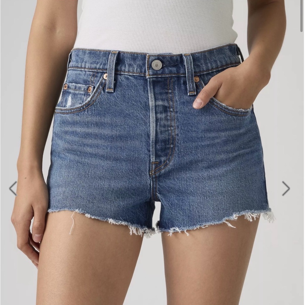 5 for $25 // Levi’s 501 cut-off shorts size 30